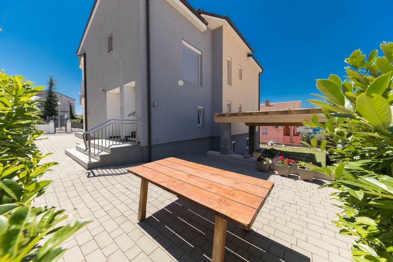 Moderne Souterrainwohnung Crikvenica Exterior photo